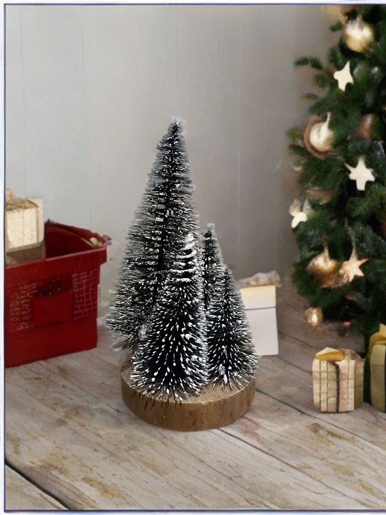 Mini LED Christmas Tree with Artificial Snow Flocked (16 cm)