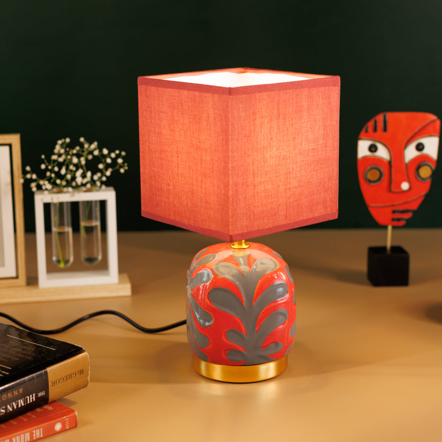 Nordic Simple Ceramic Vase Table Lamp- Red