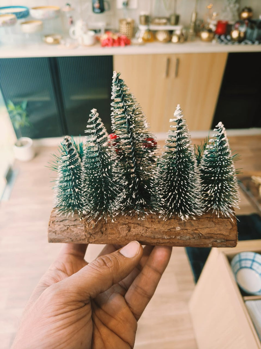 set of 5 trees Table top Christmas decor with wooden log (15cm)